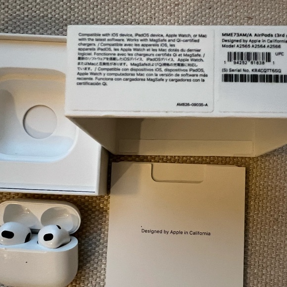 Apple AirPods 3rd Generation JUST THE CASE!!!! - Picture 7 of 8